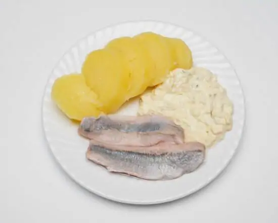 Menü Matjesfilet mit Kartoffeln und Soße nach Hausfrauen Art
